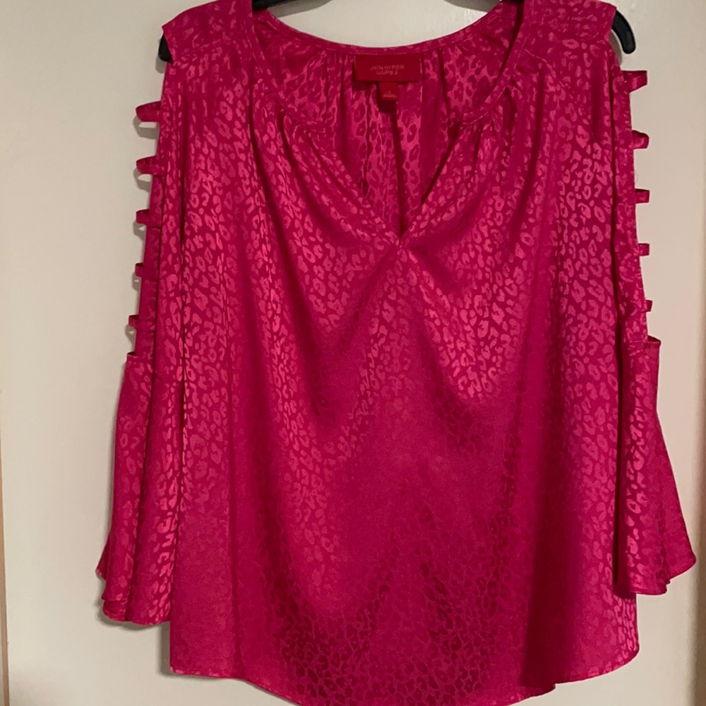 Hot pink, leopard print beautiful blouse! 3/4 bell sleeves 💗
